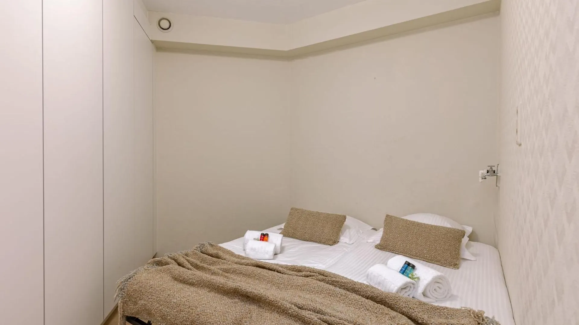 Huswell - Spacious & Modern Sea View Apartment With Garage Ostend Belgium