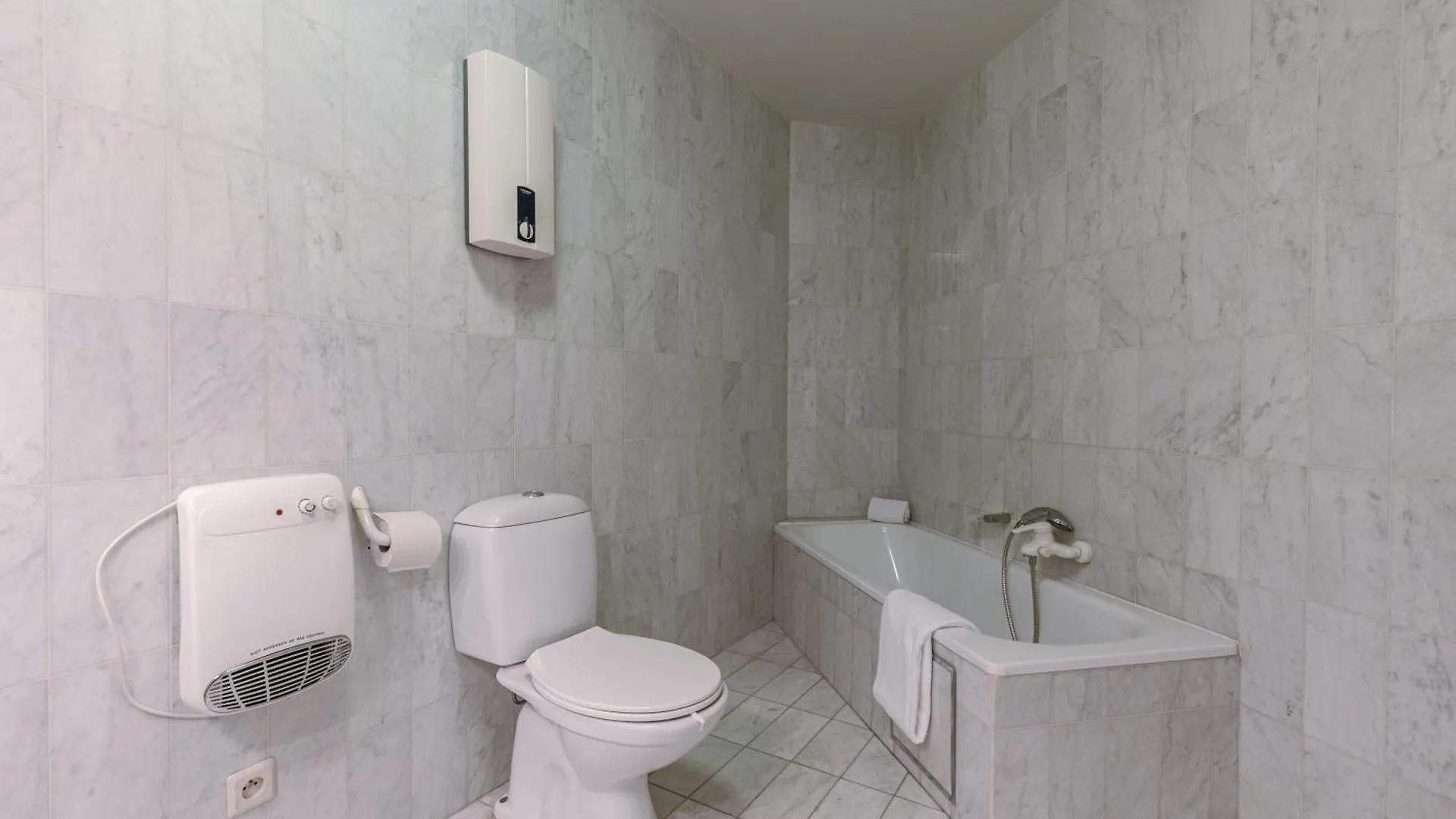 Huswell - Spacious & Modern Sea View Apartment With Garage Ostend 0*,  Belgium